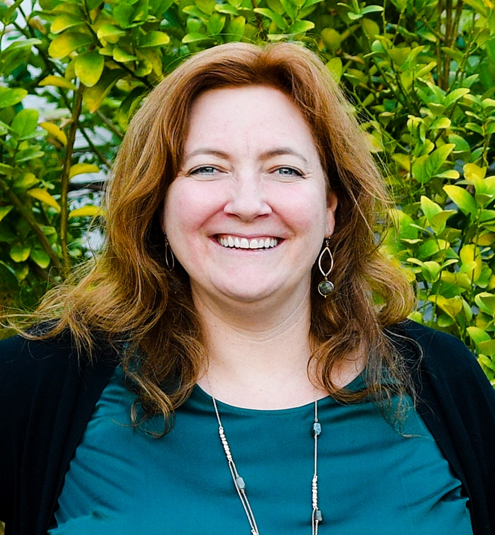 Debbie Gross Headshot